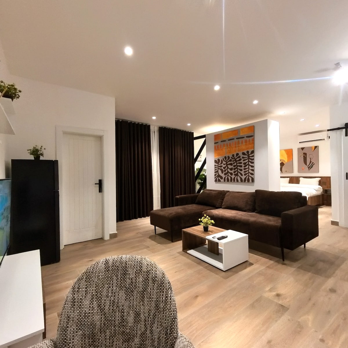 Modern Luxury Studio@ Osu + Free Airport Pickup