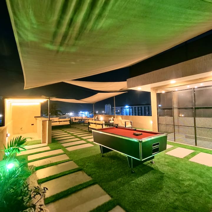 Modern Luxury Studio@ Osu + Free Airport Pickup