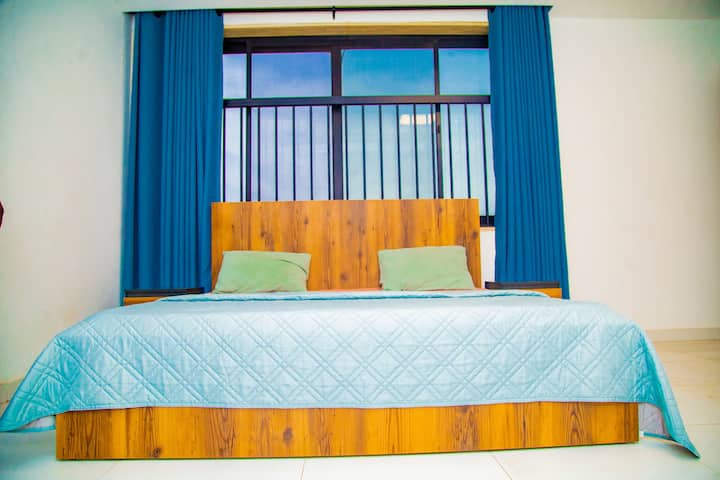 Ultramodern Executive Aprt TEMA